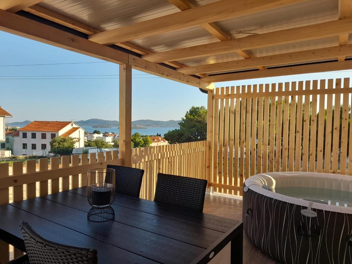 דירות סבטי פיליפ אי ג'קוב Tiny House Lily With Jacuzzi מראה חיצוני תמונה