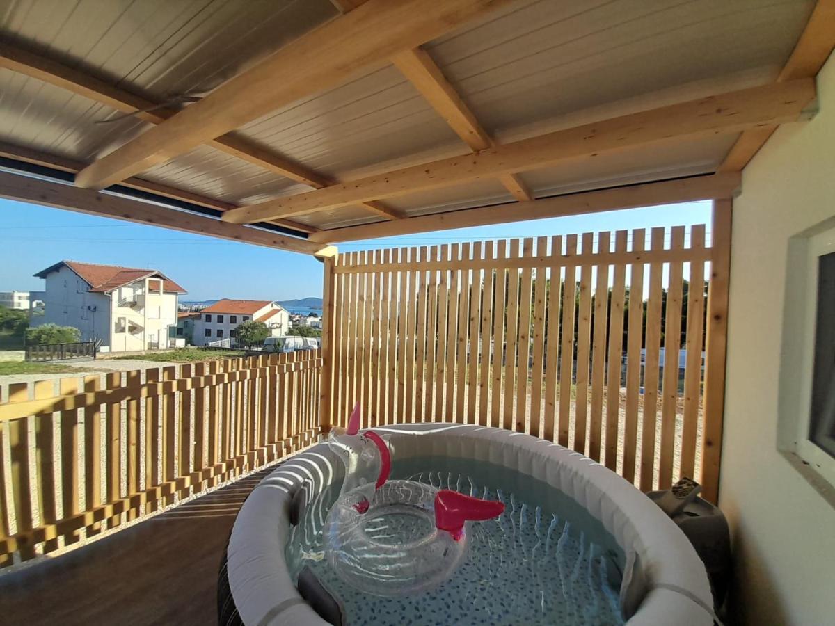 דירות סבטי פיליפ אי ג'קוב Tiny House Lily With Jacuzzi מראה חיצוני תמונה