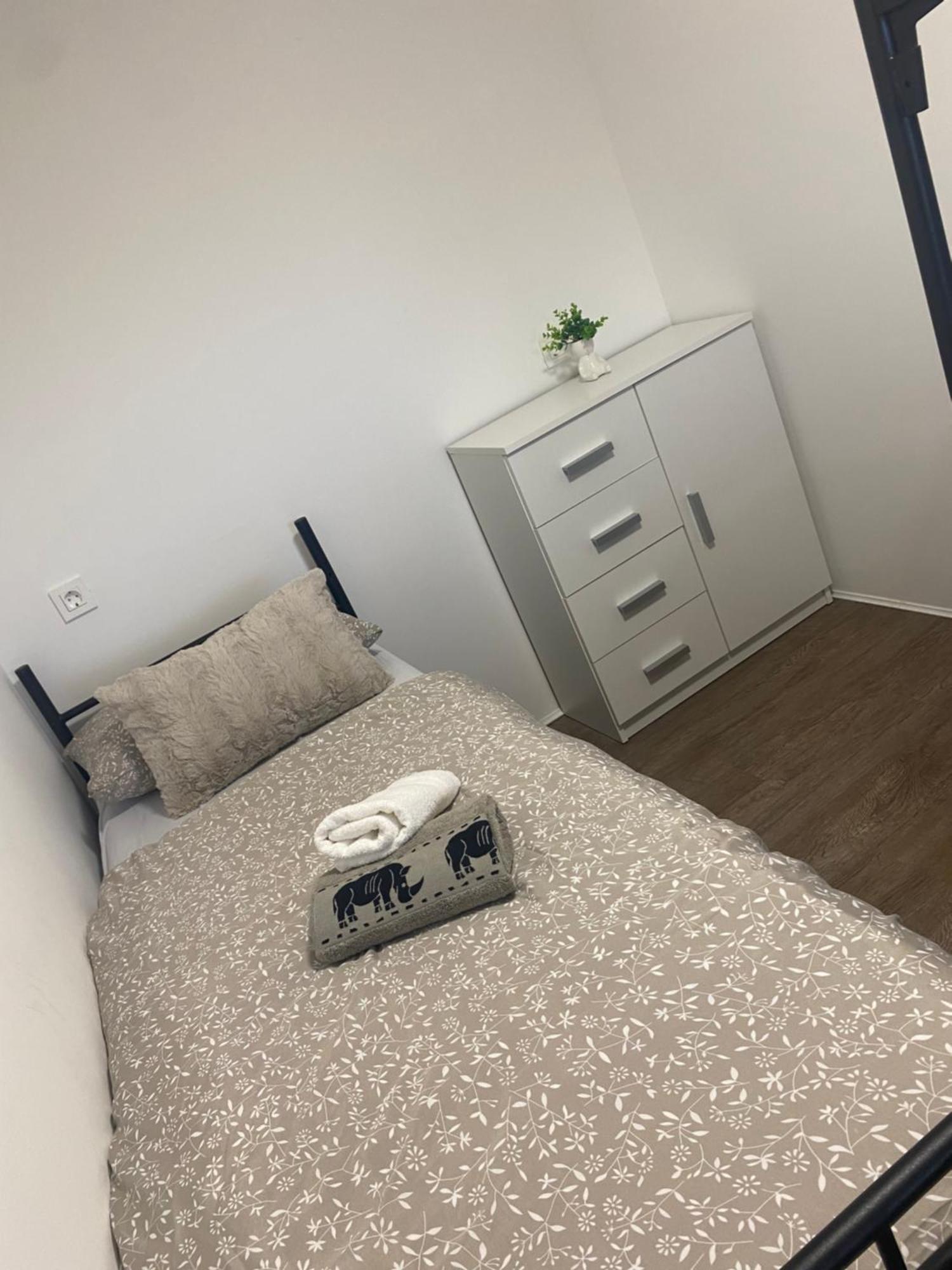 דירות סבטי פיליפ אי ג'קוב Tiny House Lily With Jacuzzi מראה חיצוני תמונה