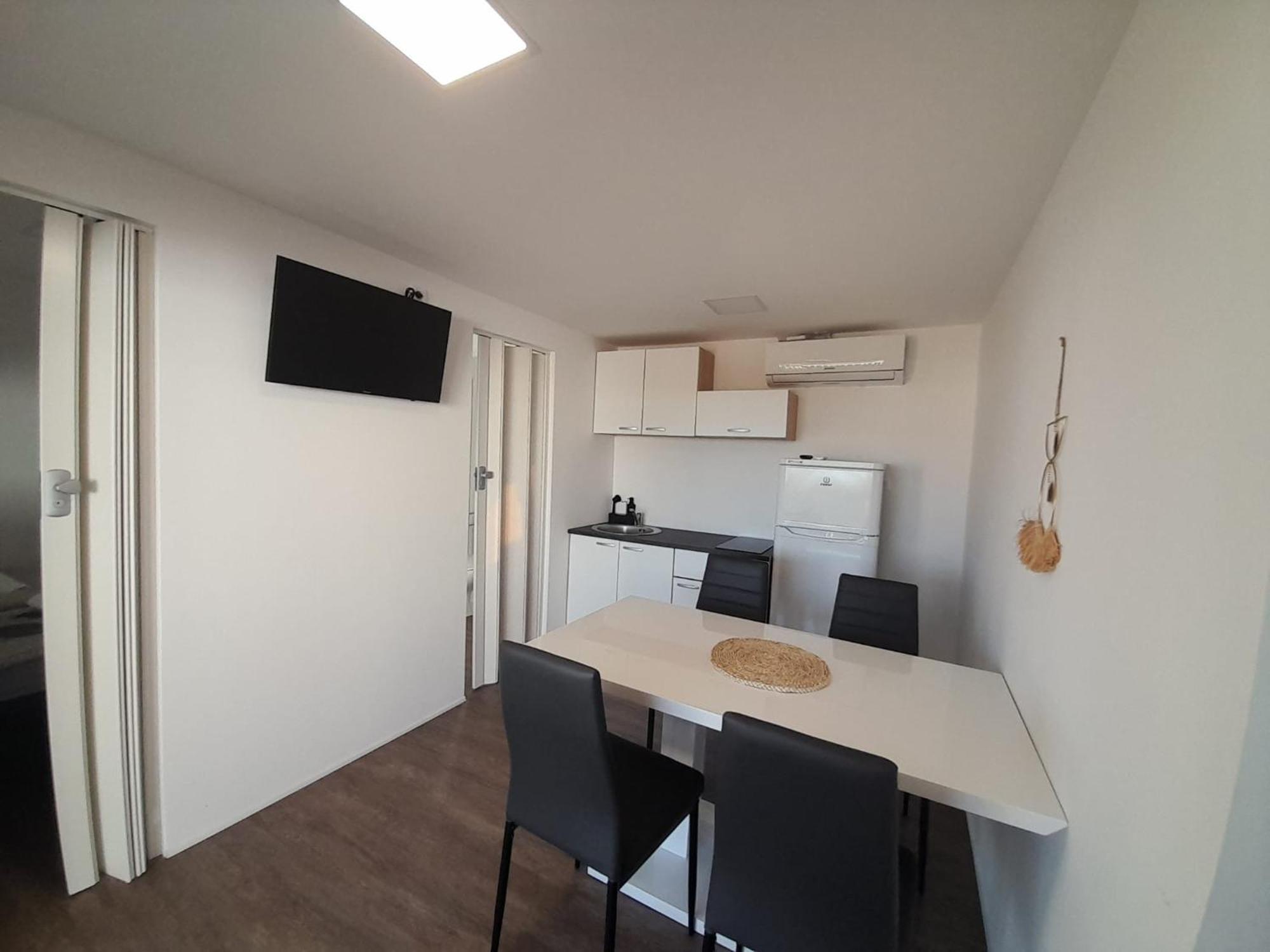 דירות סבטי פיליפ אי ג'קוב Tiny House Lily With Jacuzzi מראה חיצוני תמונה